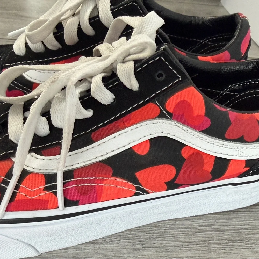 Vans Old Skool Valentine Hearts Sneakers Women’s Size 7.5 - Picture 3 of 10